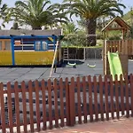 Villa Stunning With Pool & View Near *