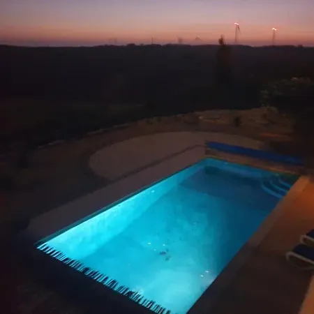 Stunning With Pool & View Near Vila Budens