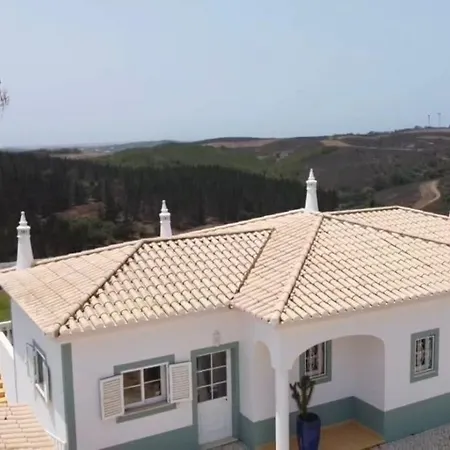 Vila Stunning With Pool & View Near *