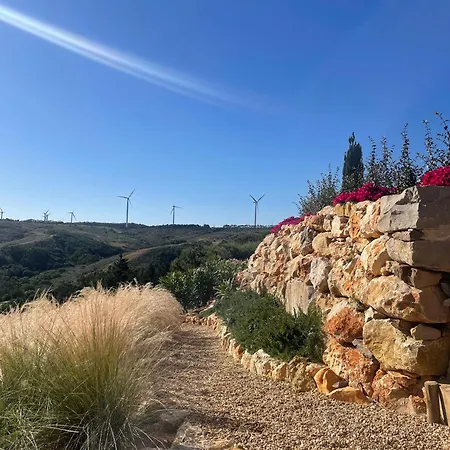 Vila Stunning With Pool & View Near *
