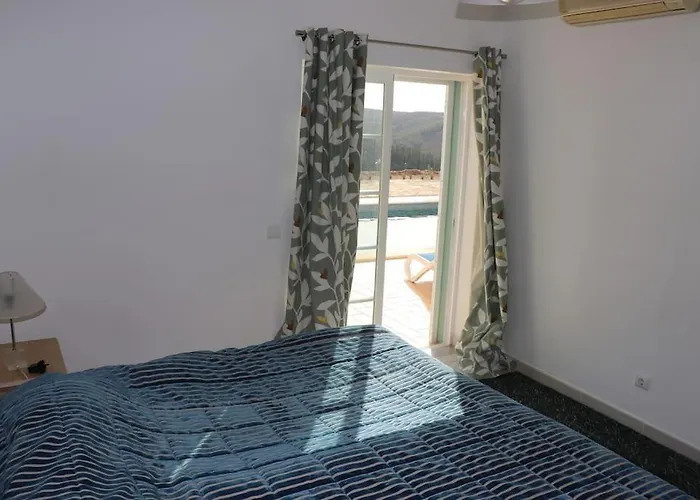 Вилла Stunning With Pool & View Near