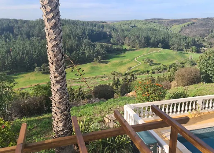 Вилла Stunning With Pool & View Near Буденш