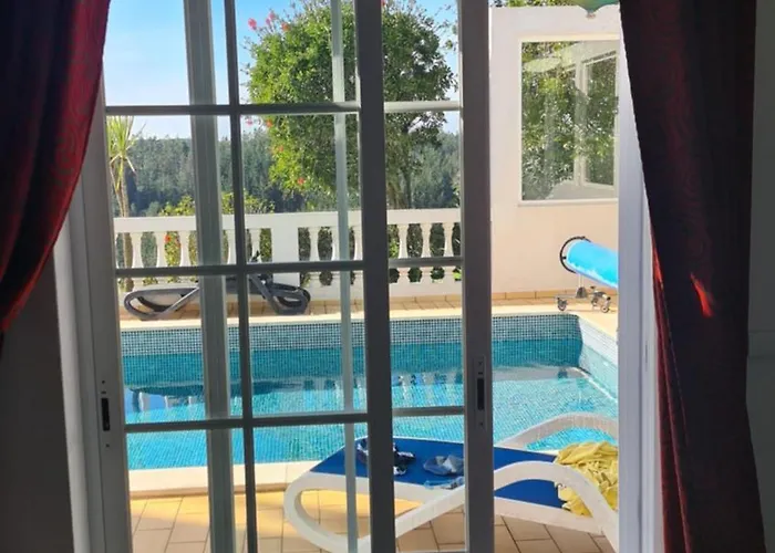 Stunning With Pool & View Near Буденш