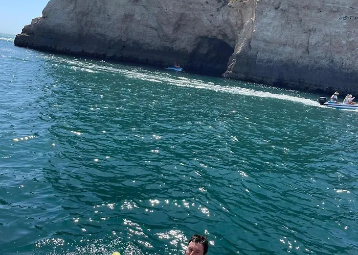 Villa Stunning With Pool & View Near *