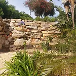 Stunning With Pool & View Near