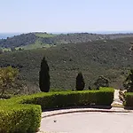 Stunning With Pool & View Near