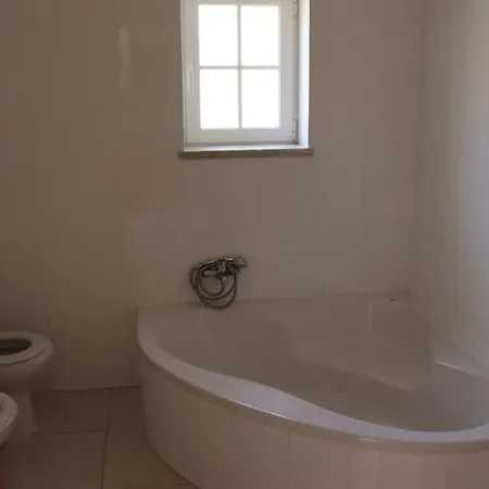 Stunning With Pool & View Near