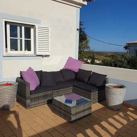 Stunning With Pool & View Near *