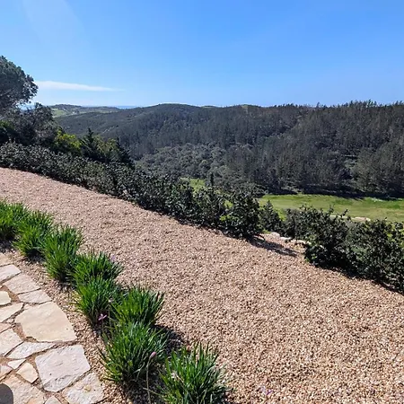 Villa Stunning With Pool & View Near