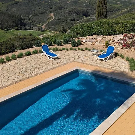 Stunning With Pool & View Near *