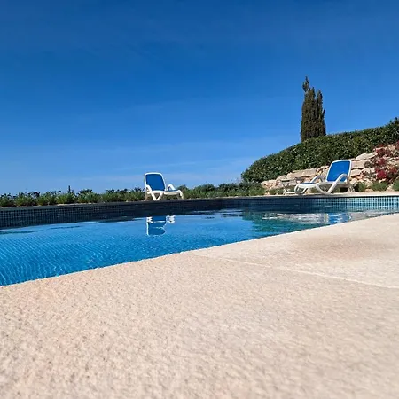 Stunning With Pool & View Near