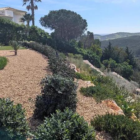 Villa Stunning With Pool & View Near *