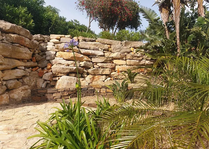 Stunning With Pool & View Near