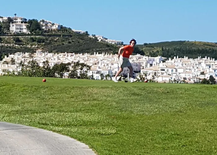 Stunning With Pool & View Near * ブデンス