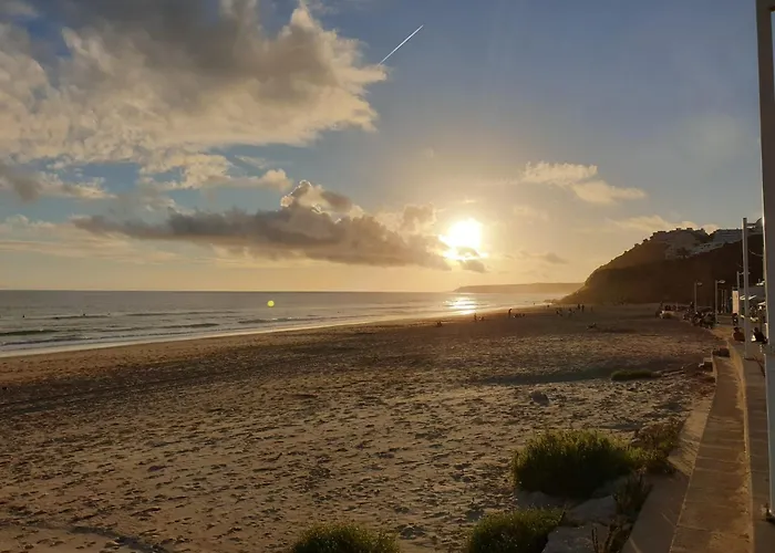 Stunning With Pool & View Near ブデンス
