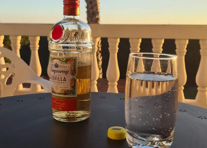 Stunning With Pool & View Near