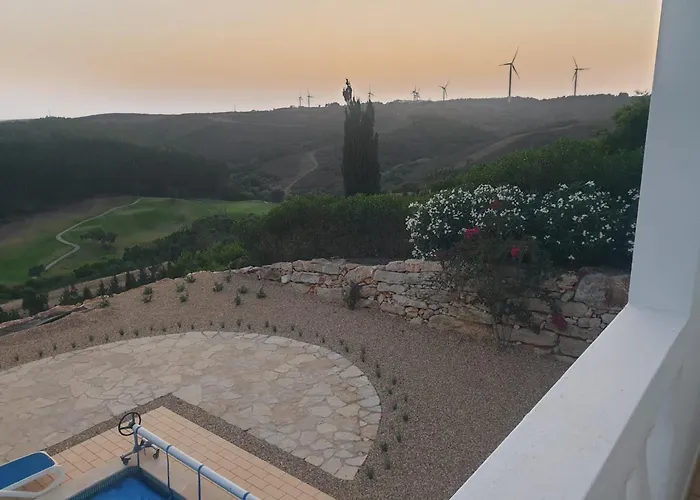 ヴィラ Stunning With Pool & View Near