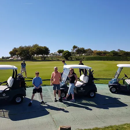 Villa Stunning With Pool & View Near