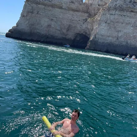 Villa Stunning With Pool & View Near *